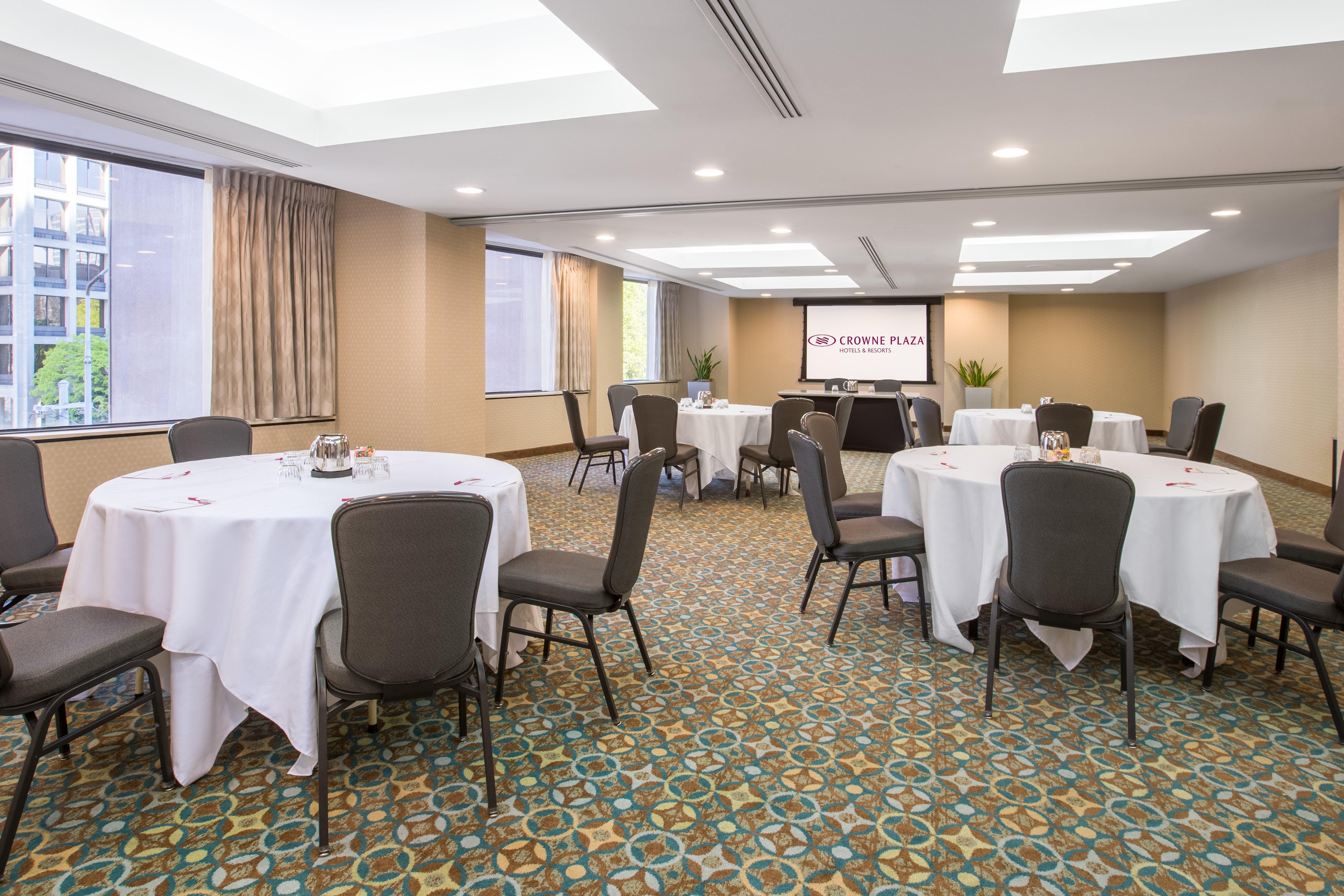 Crowne Plaza Seattle Newly Renovated With No Resort Fee Exterior photo