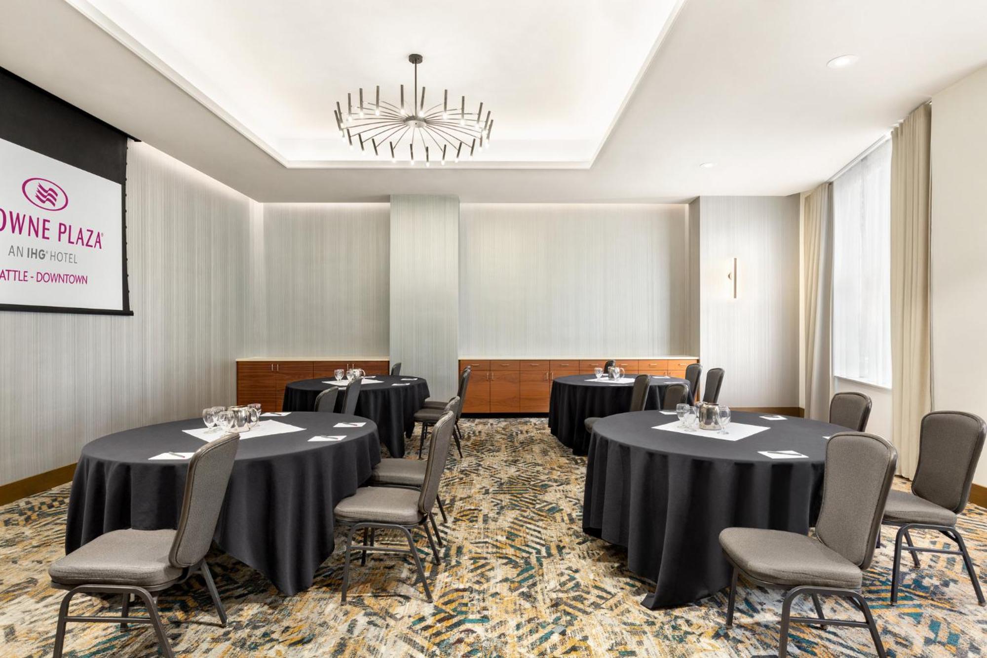Crowne Plaza Seattle Newly Renovated With No Resort Fee Exterior photo