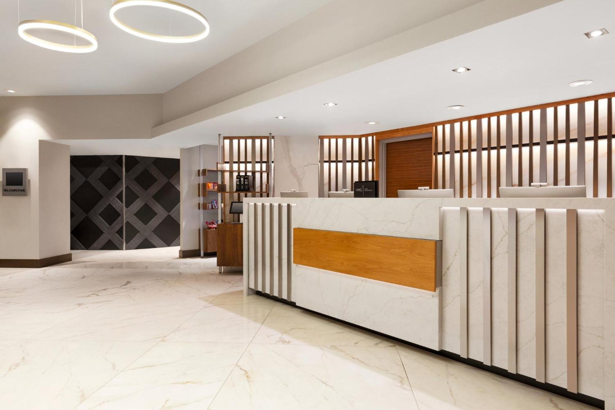Crowne Plaza Seattle Newly Renovated With No Resort Fee Exterior photo