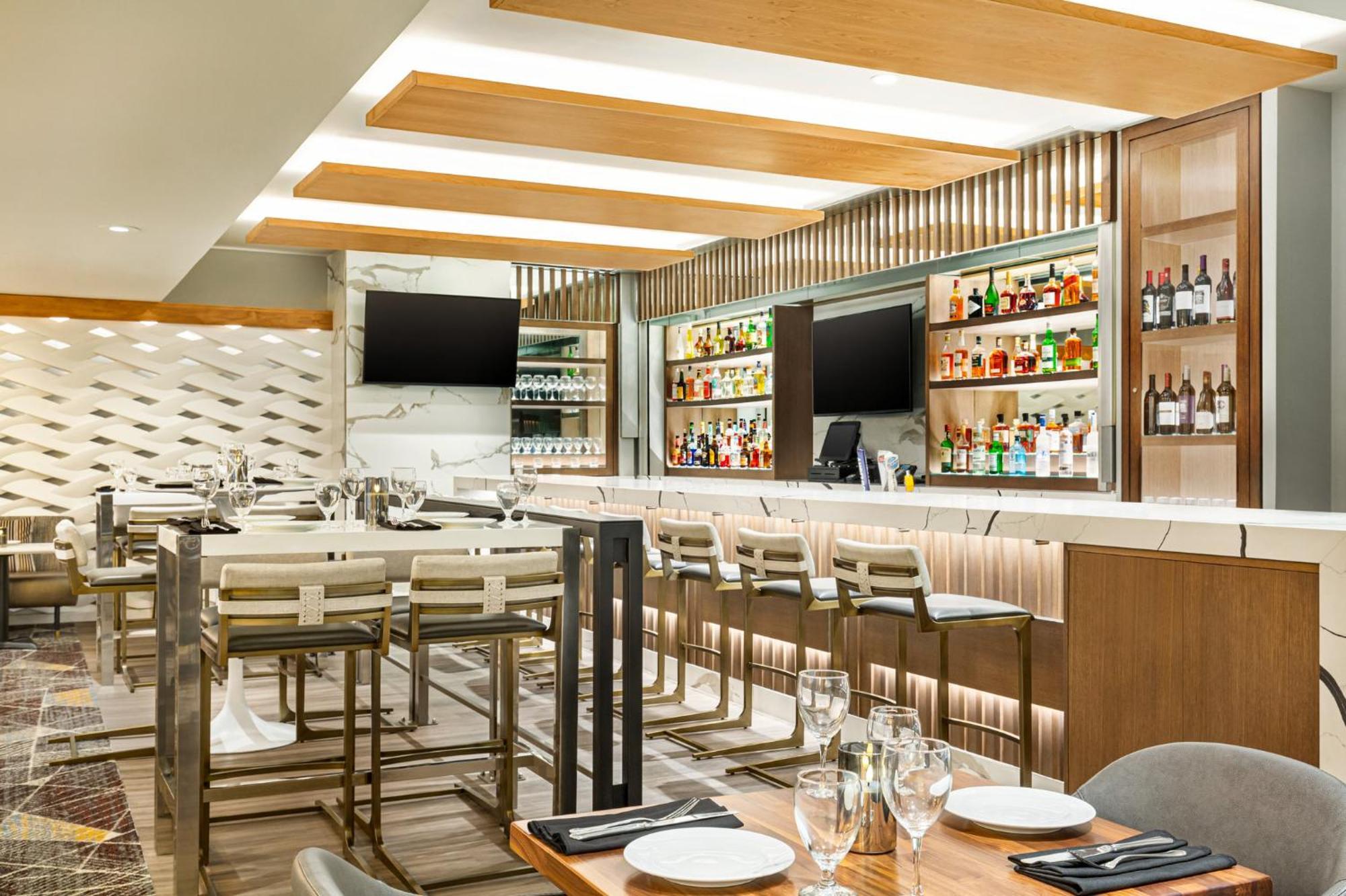 Crowne Plaza Seattle Newly Renovated With No Resort Fee Exterior photo