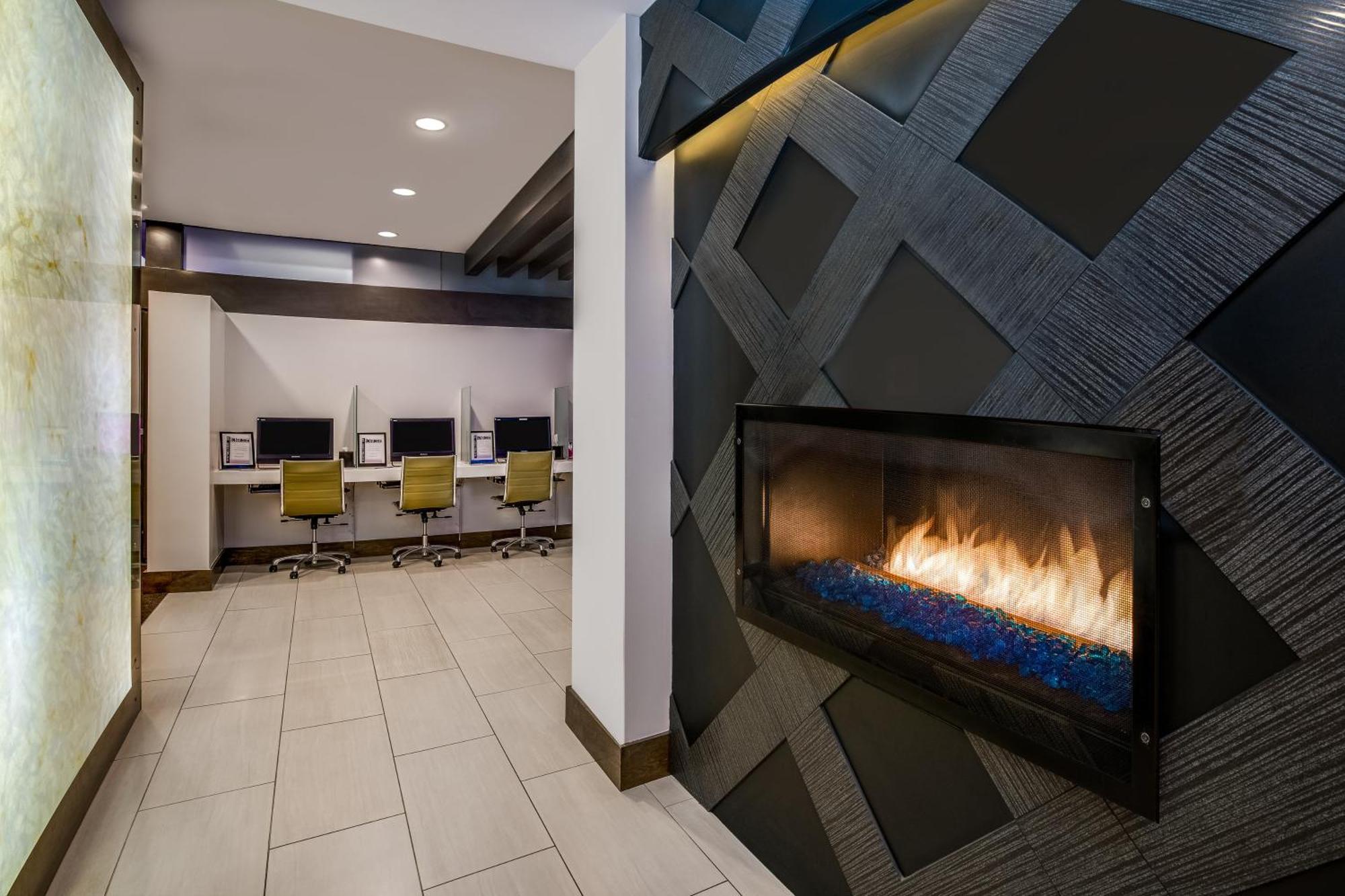 Crowne Plaza Seattle Newly Renovated With No Resort Fee Exterior photo
