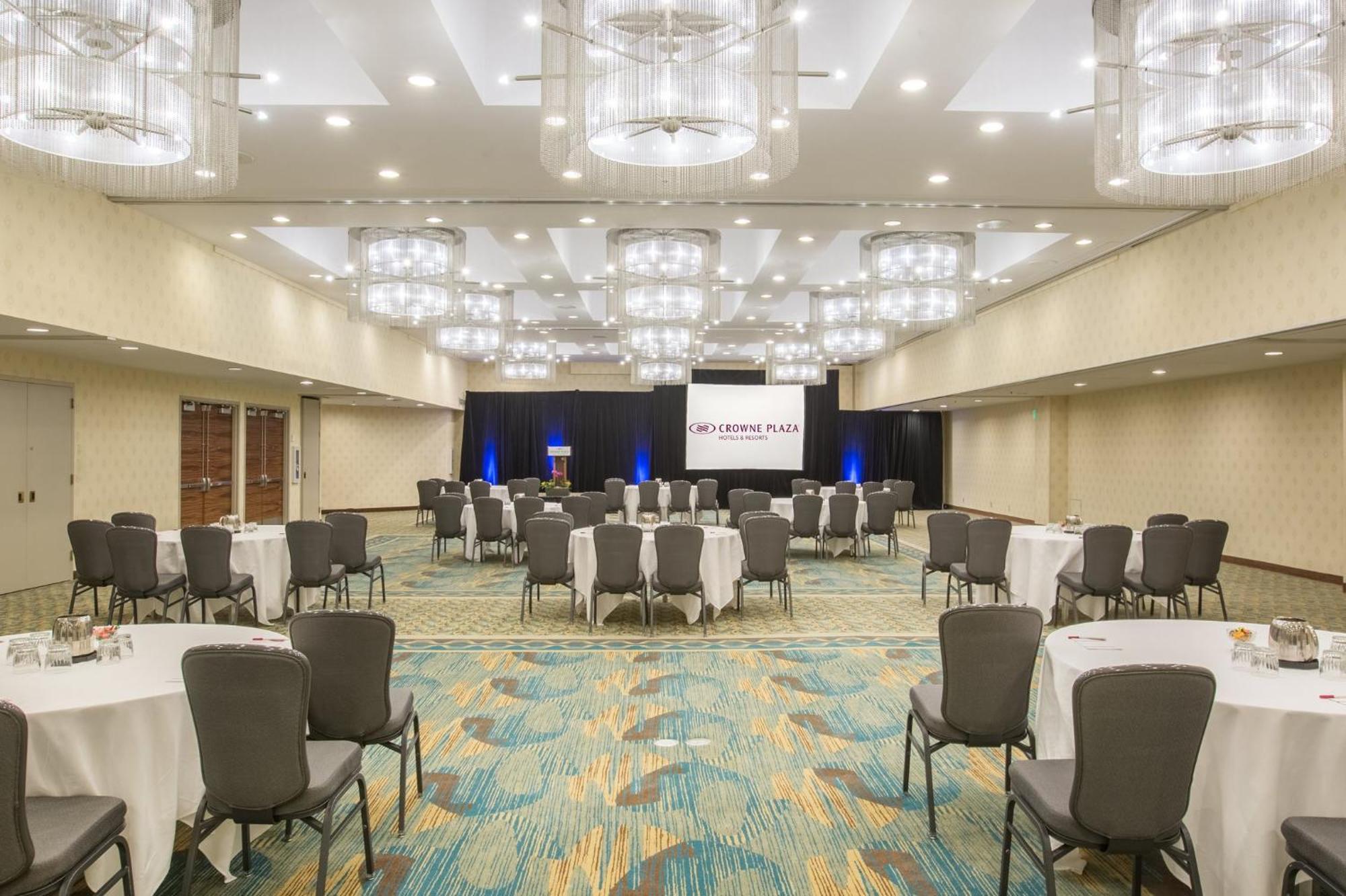 Crowne Plaza Seattle Newly Renovated With No Resort Fee Exterior photo
